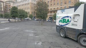 Napoli: Asia al lavoro dalla notte fino alle 12 per ripulire la città dopo la festa scudetto