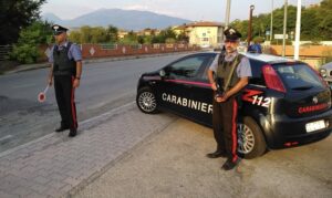 Pomigliano, Esploso un colpo d’arma da fuoco, durante un litigio, ferita una donna di striscio