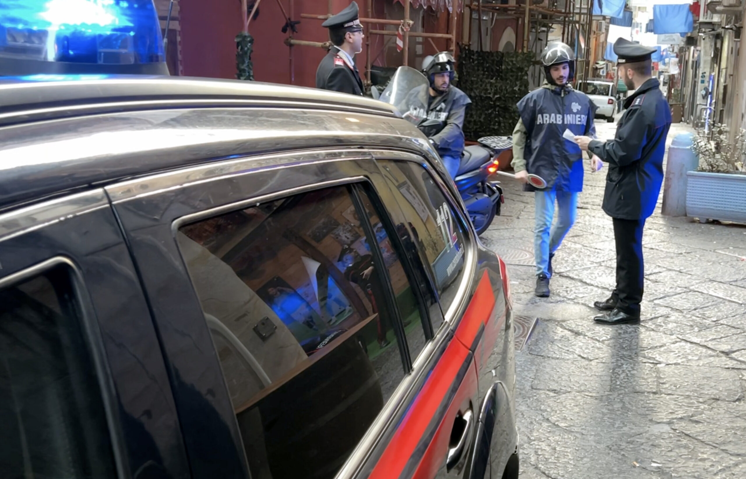 Truffa agli anziani, 21enne in manette anche per aver colpito i carabinieri
