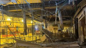 Crolla controsoffitto al Centro Commerciale Campania di Marcianise, fortunatamente nessun ferito