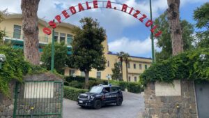 Un 12enne chiama i Carabinieri: “Portate via papà, picchia sempre mia mamma. Aiutatemi!”. Arrestato 50enne