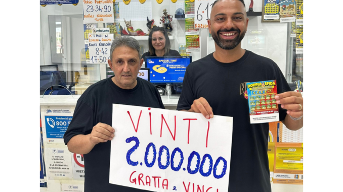 Lo staff del "Bar dell'8" di Pomigliano d'Arco