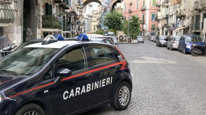 Controlli dei carabinieri nel rione Sanità