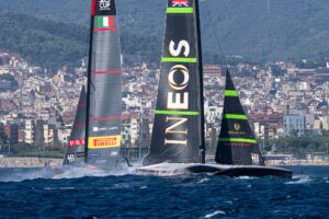 Luna Rossa domina la Prima Regata della finale di “Louis Vuitton Cup” con una vittoria schiacciante